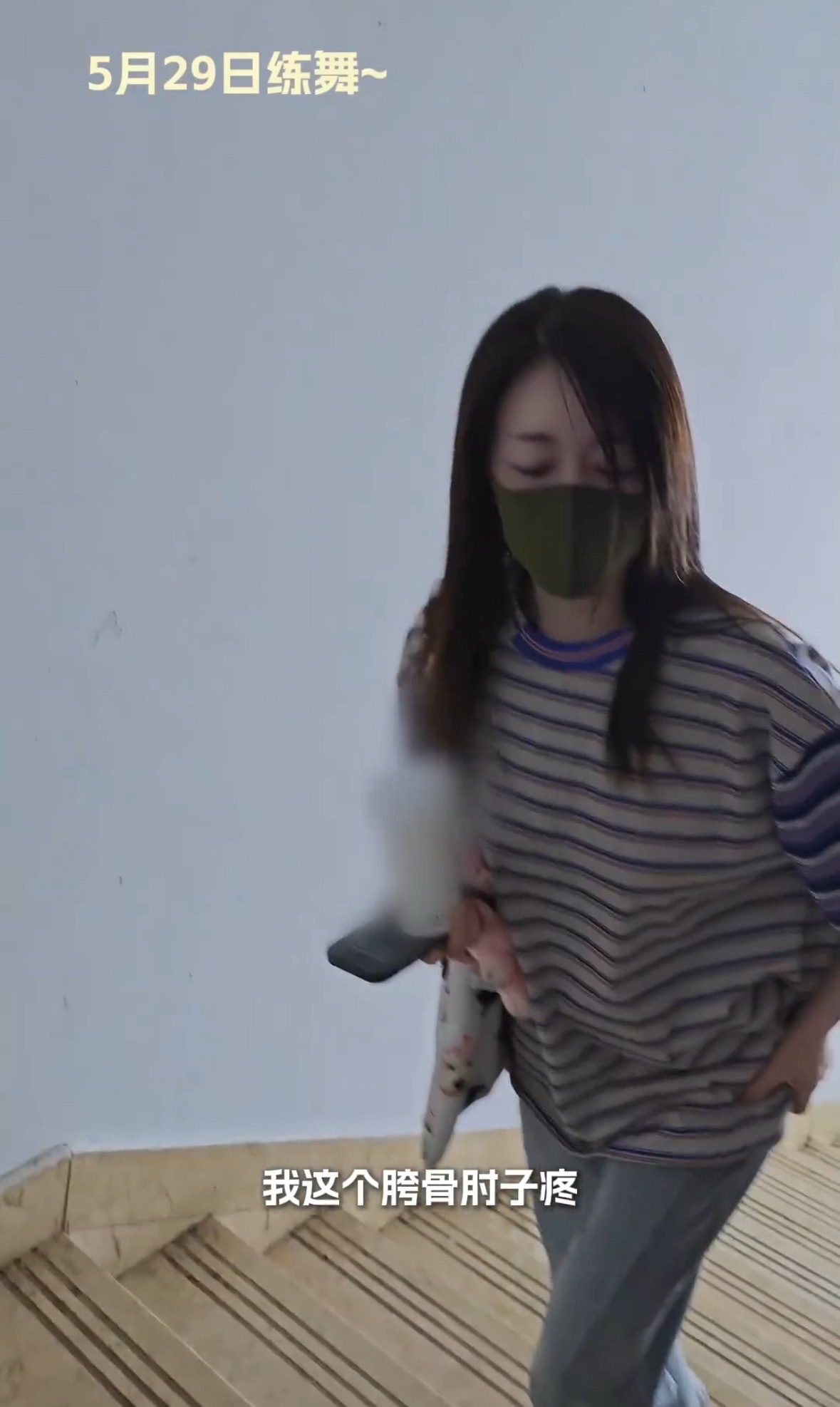 李小冉说歌手的舞台我够不着李小冉说等她下次去歌手踢馆，姐真的太有勇气了李小冉说等