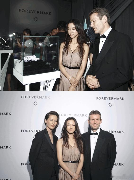 2012年亮相钻石品牌活动的汤唯。其实汤唯的美也很像钻石，总有灵动流转的光芒。