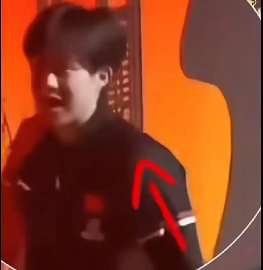 他们不是被累垮的，是被‘算’垮的。王楚钦没被采访，是赛事惯例。组合项目只派