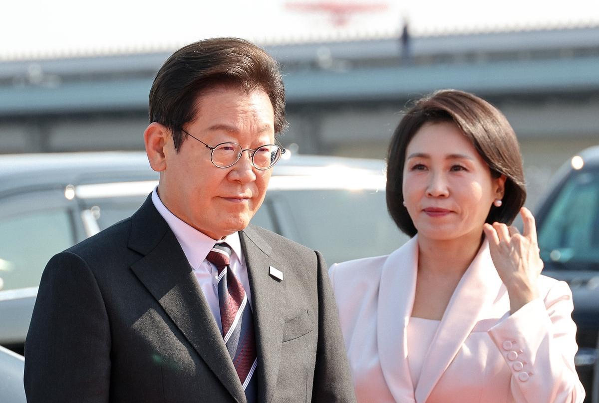 李在明胃口很大，想同时搞定中美，结果美国这边遇冷，反倒是那个特使团来中国后，遇到
