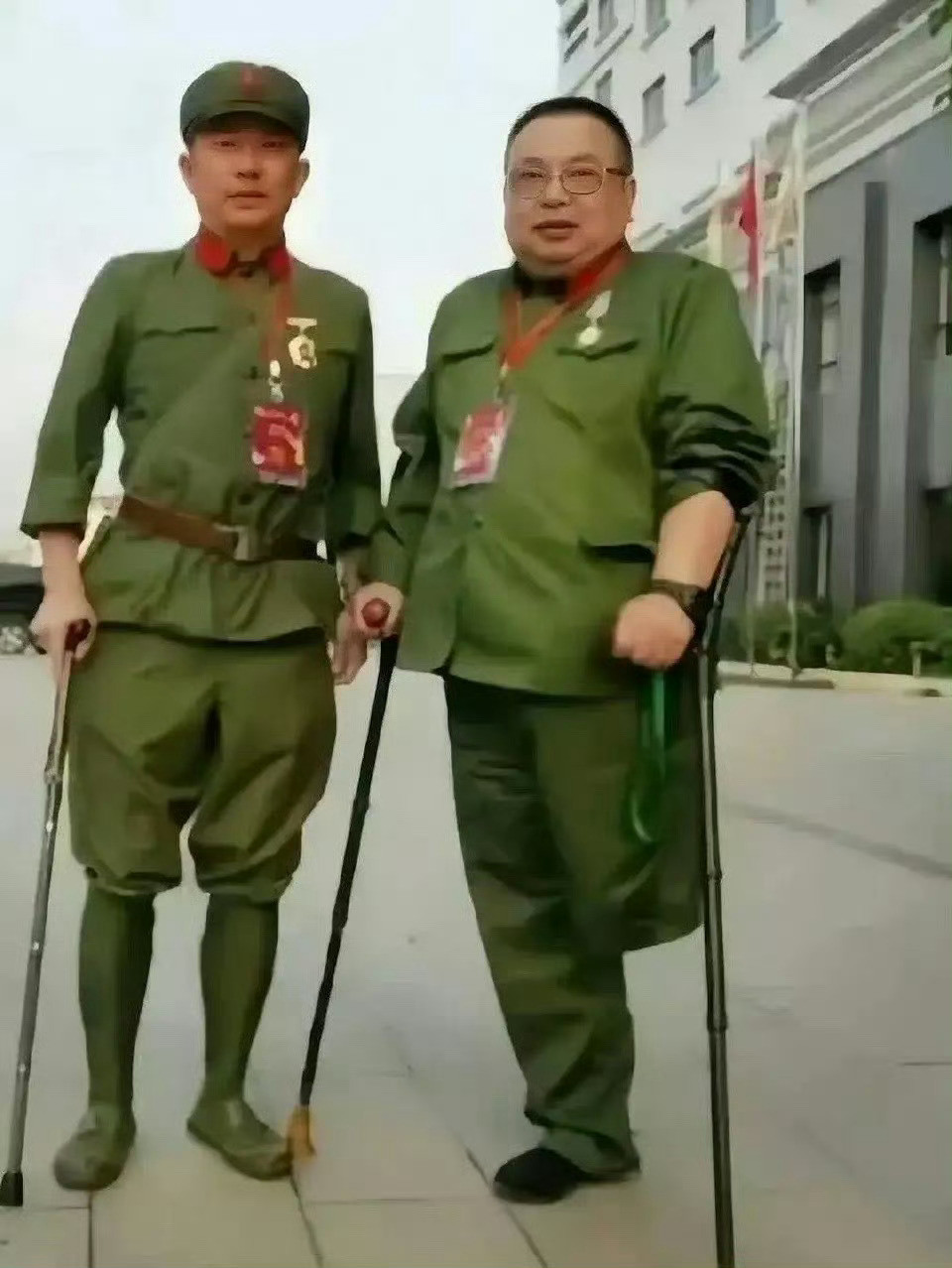 如果刷到，恳请您停留一秒钟，向中国军人致敬！