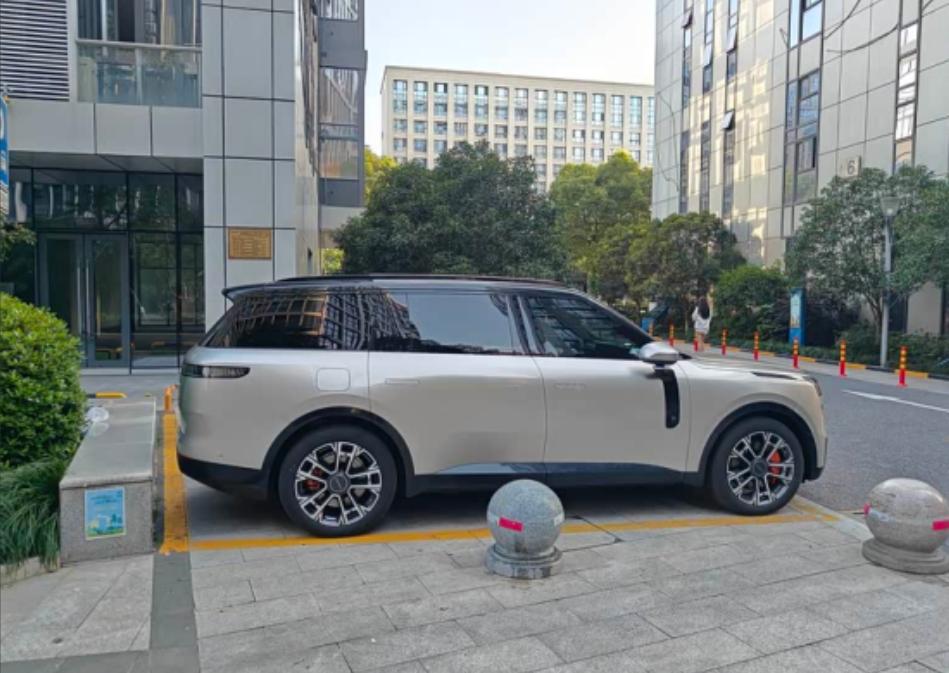 领克900的外观是成功的，有我想要的回头率当时决定买领克900，它的外观设计占