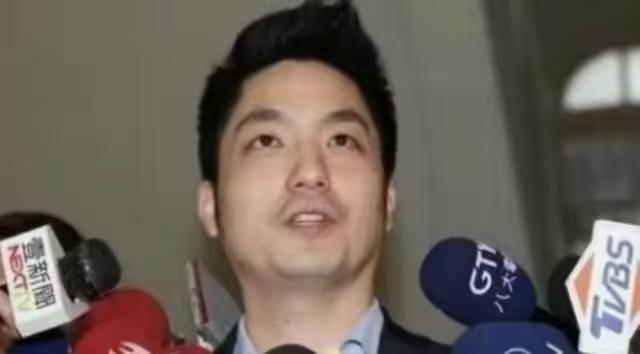 岛上传来消息，台北市市长、蒋介石的曾孙蒋万安公然表示，自己绝对不可能去选下一任国