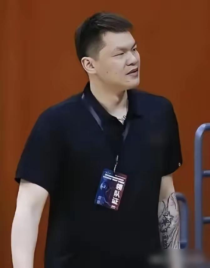 朱芳雨刚卸任宏远老总，转头就在大儿子身上砸了800万送去美国打球，对二儿子却只给