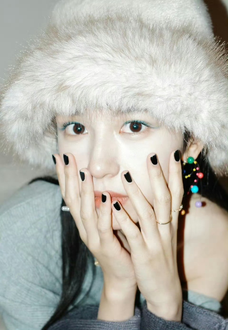 周也高清蓝眼线好美！！