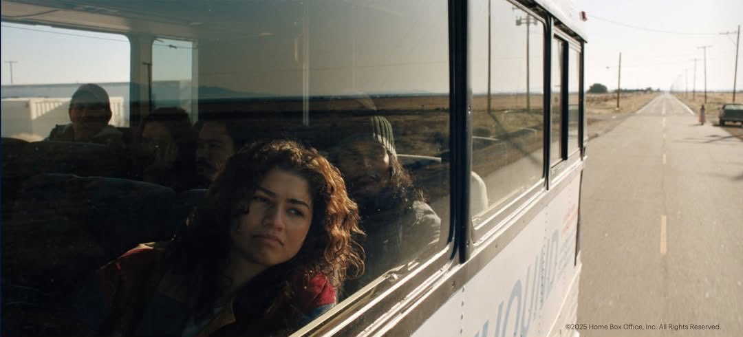 《亢奋》第三季将是第一部大量镜头使用65mm胶片拍摄的剧集，其余镜头使用35mm