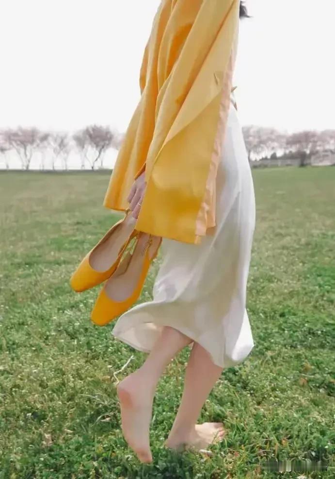 陈道明非常通透的一段话:“我不羡慕当官的、有钱的，只羡慕两种人:一种是身体