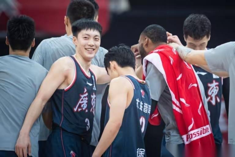 广东队赛季结束后谁会离开？广东队最好的成绩也只能是八强，也许季后赛一轮游，陈老板