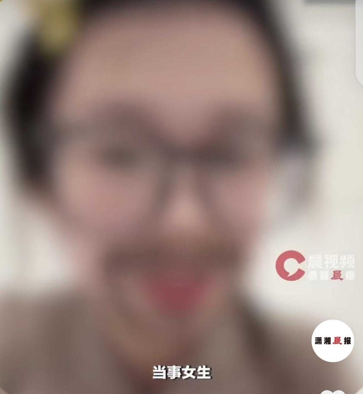 “说不清楚了！”福建长沙，一女子在餐厅吃饭，突然被邻桌4岁男童摸了臀部。女子不是