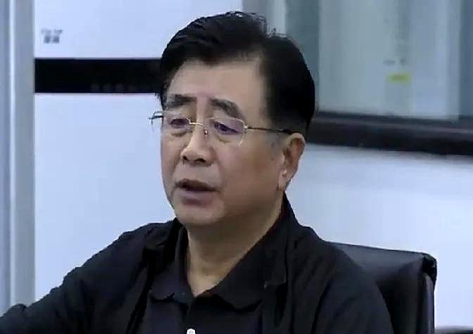 宋凯：亚冠的表现需要反思。中超三支球队在自家门口踢球，结果就蓉城拿到一分