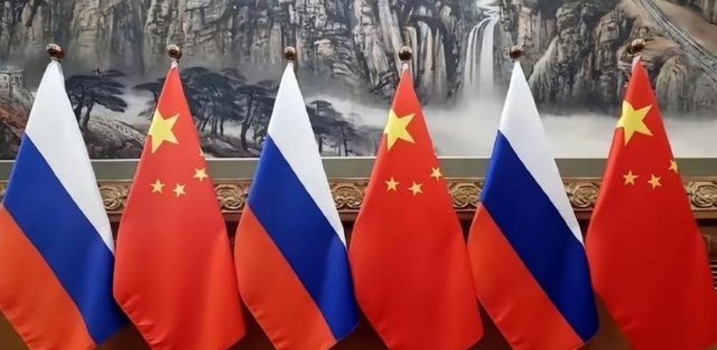 俄罗斯专家曾说：“不论是伊朗还是俄罗斯，都存在一个误判，那就是只要他们倒下，欧美