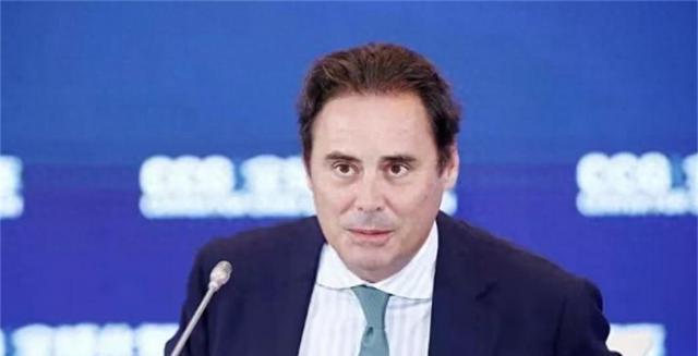 欧盟给中国下了个30天最后通牒，要求中国必须解决欧洲企业的稀土短缺问题。但就在