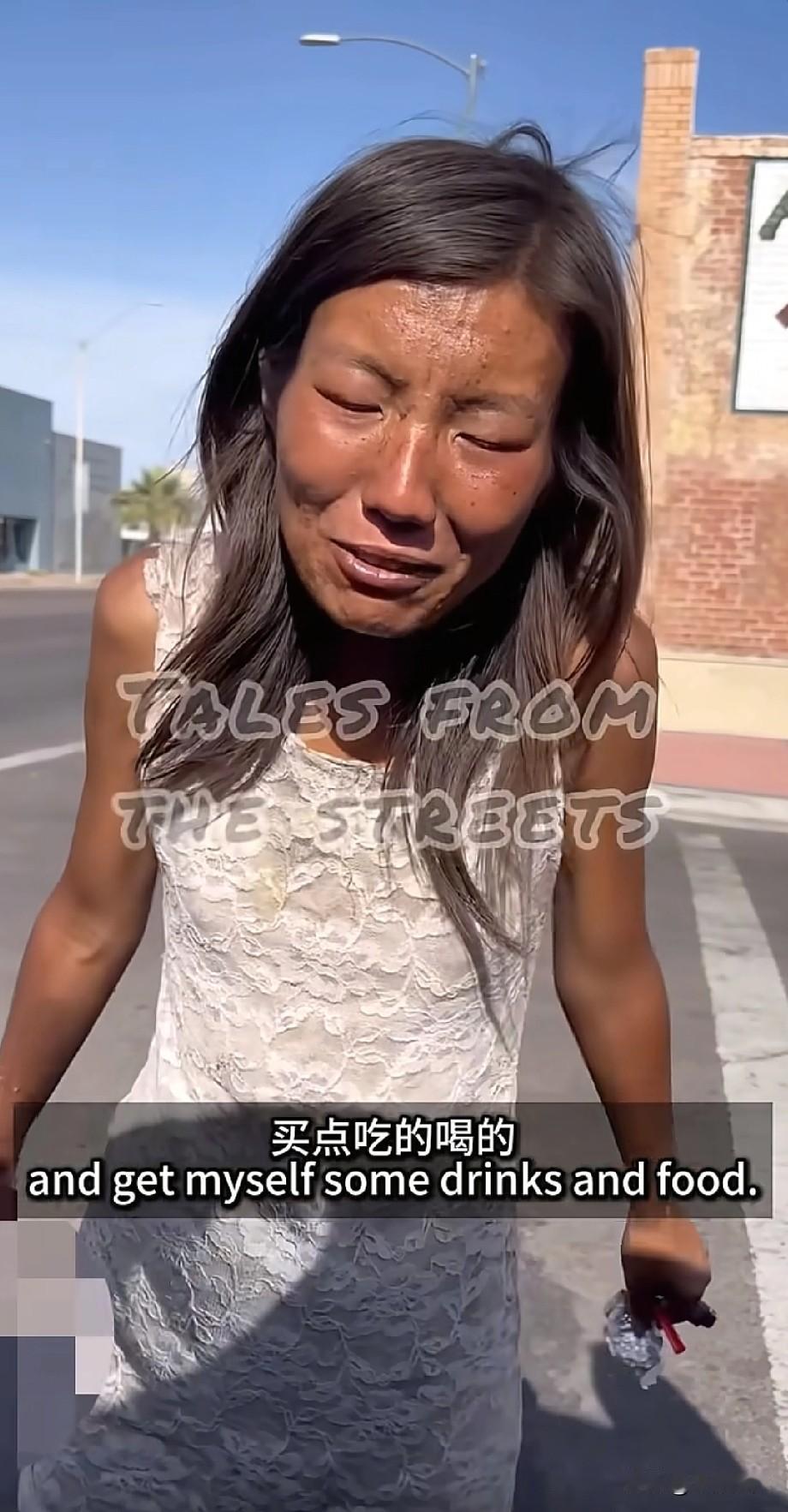 大漂亮街头呈现出来的众生相，有站着的，有躺着的，有弯着腰的，有前仰后合的，形形色