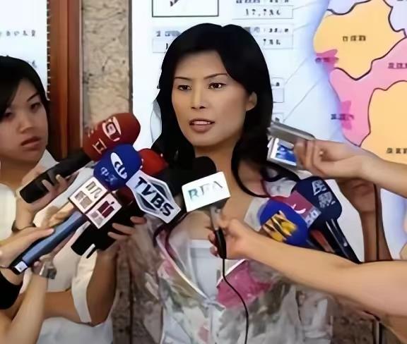 针对郑丽文表示要与北京谈两岸事宜，民进党那边直接坐不住了！民进党当局公然出来喊话