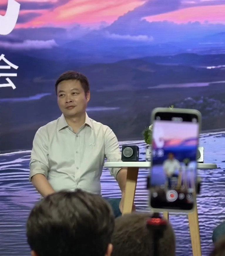 小鹏G7ultra版22.58万的价格真心不错的，只可惜相关能力还是期货，需要