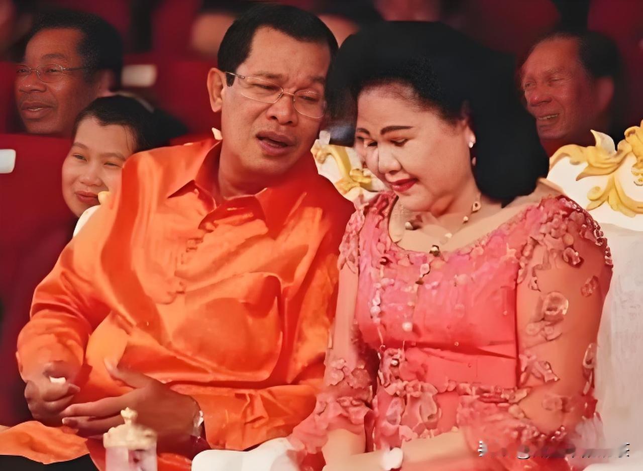 别在那争论柬埔寨到底跟谁亲了，看看洪森这“老江湖”怎么做的就全懂了。嘴上喊