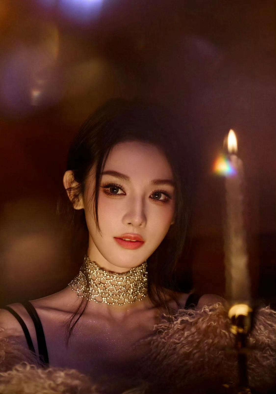 彭小苒冷艳恶女彭小苒冷艳恶女造型太绝了！眼神里那股冷冽又致命的魅力简直让人欲罢