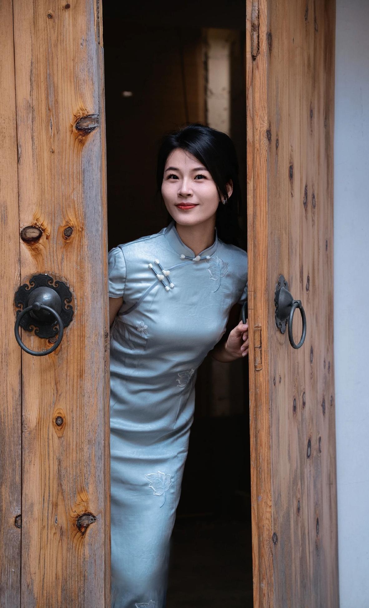 不吃早餐的人，患上疾病的机率会大大提高。因为空腹时，各种消化酶会直接去“消化”胃