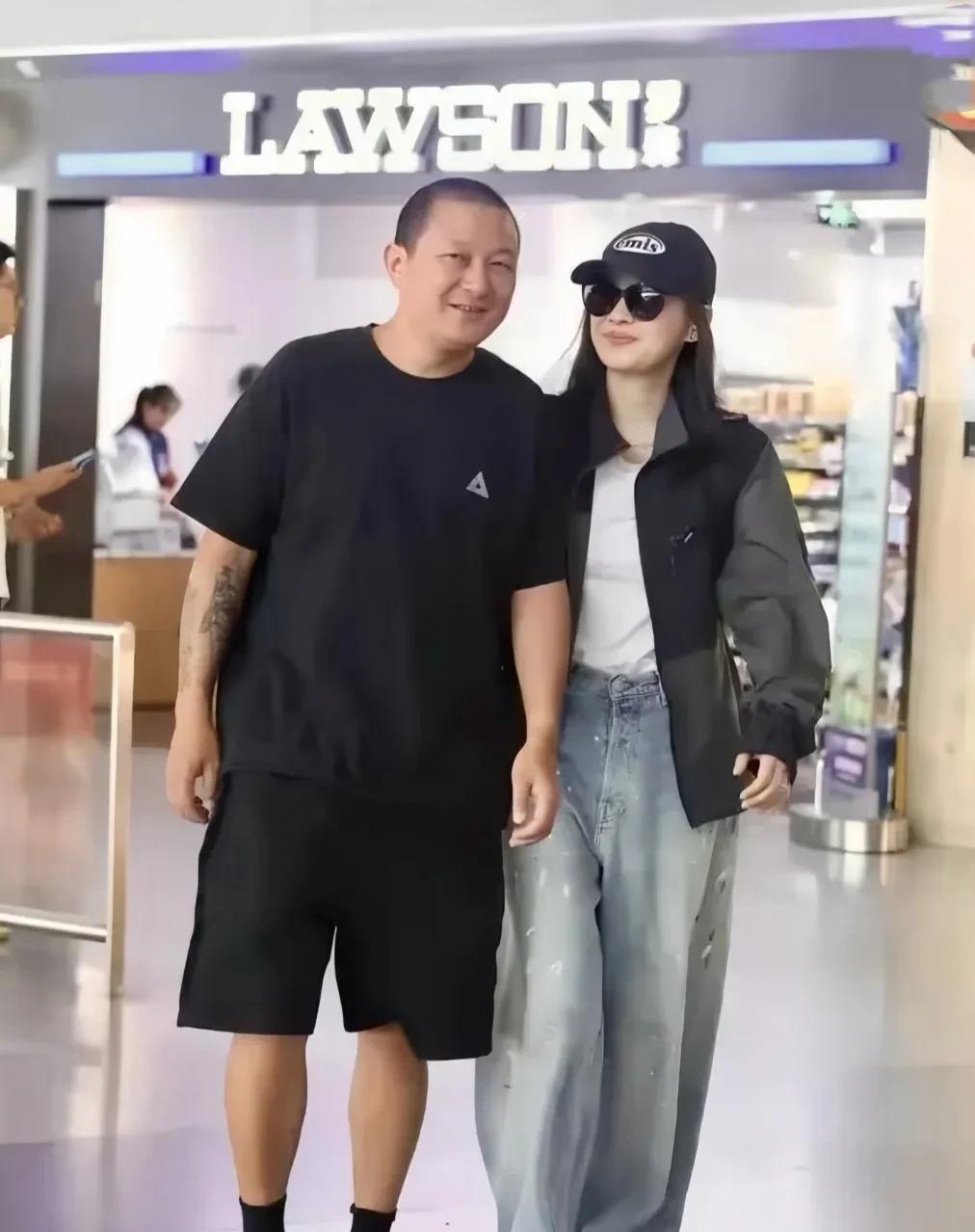 梅婷找老公的眼光真不错。曾剑虽然看着不帅气，没有傲人的身高，也没有健美的身材，
