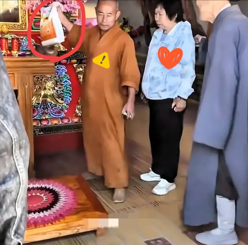 关于山西五台山演教寺僧人扔大米事件的处理结果来了！涉事僧人处理：涉事的黄衣僧人