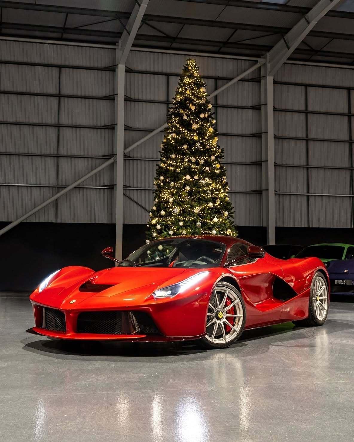 FerrariLaferrari🎄