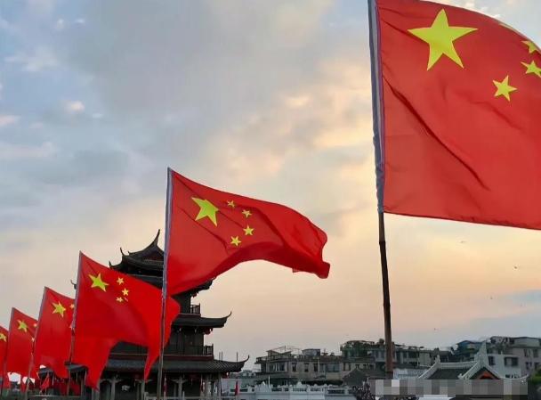 中国真正的备战不是调兵遣将，而是悄悄把粮食、管线、中亚通道和人民币结算体系全加固