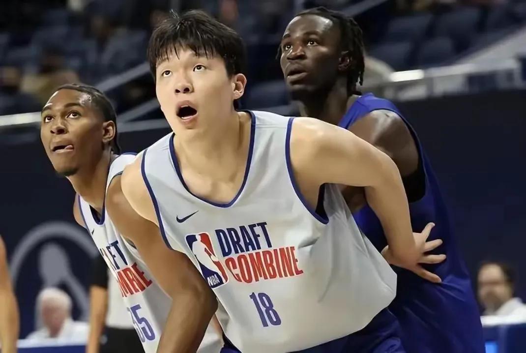打NCAA每年至少就能挣200万美刀，NCAA的新政策直接让NBA不香了……
