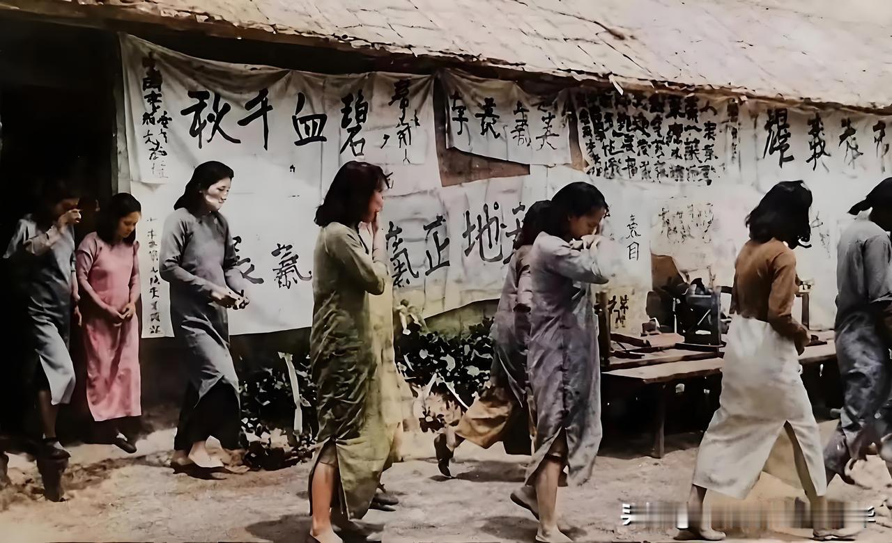 1941年4月，上海胶州路孤军营（四行仓库八百壮士被困营地）举行谢晋元将军遇刺牺