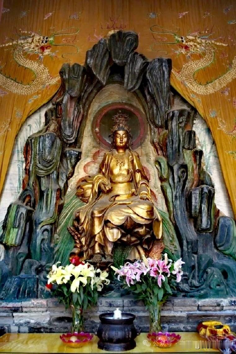 白马寺这尊自在观音，藏着独一份温柔禅意逛遍洛阳白马寺诸多殿宇，最让人静心的
