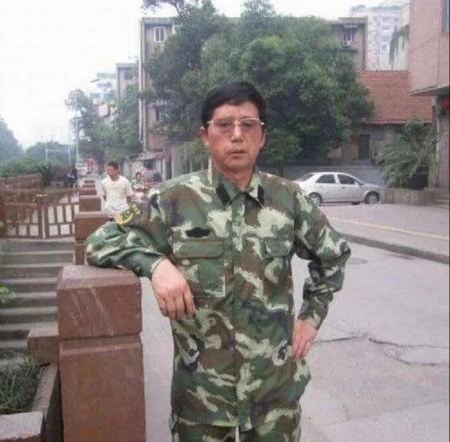 2008年，山东男子史业宽带着家里的六十万现金离家出走，妻子气得大骂：“