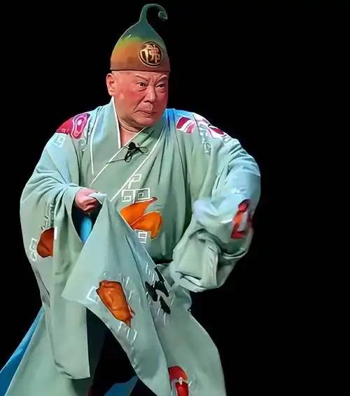 郭德纲成也一张嘴，败也一张嘴。 迎来30周年的德云社本该风光大半，结果因为一