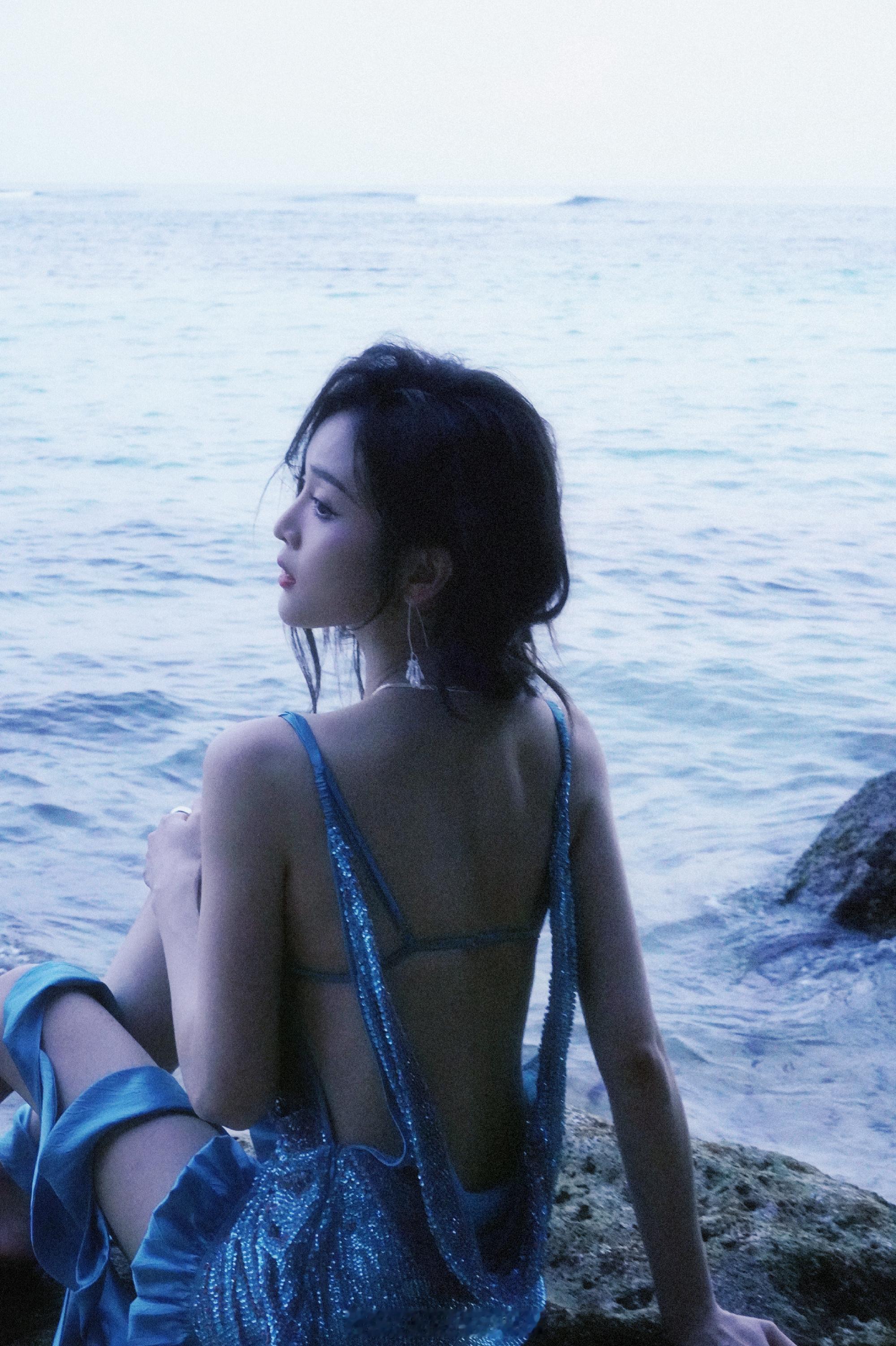 吴宣仪巴厘岛蓝色美人鱼