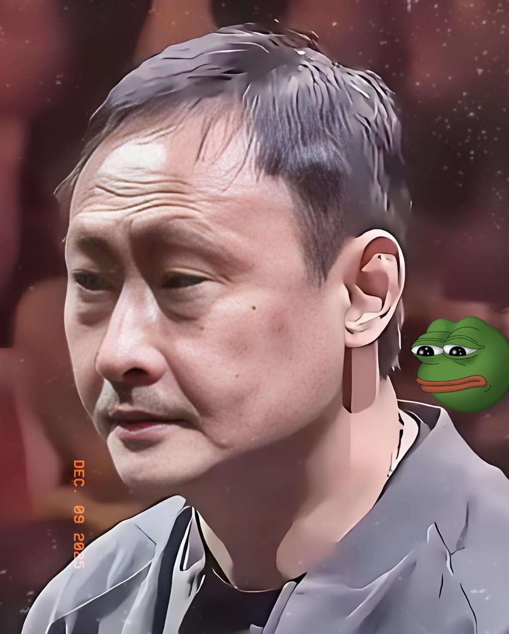 张本宇是真挺气愤的！儿子张本智和跟女儿去成都比赛，现场被观众嘘了好几声，他直接