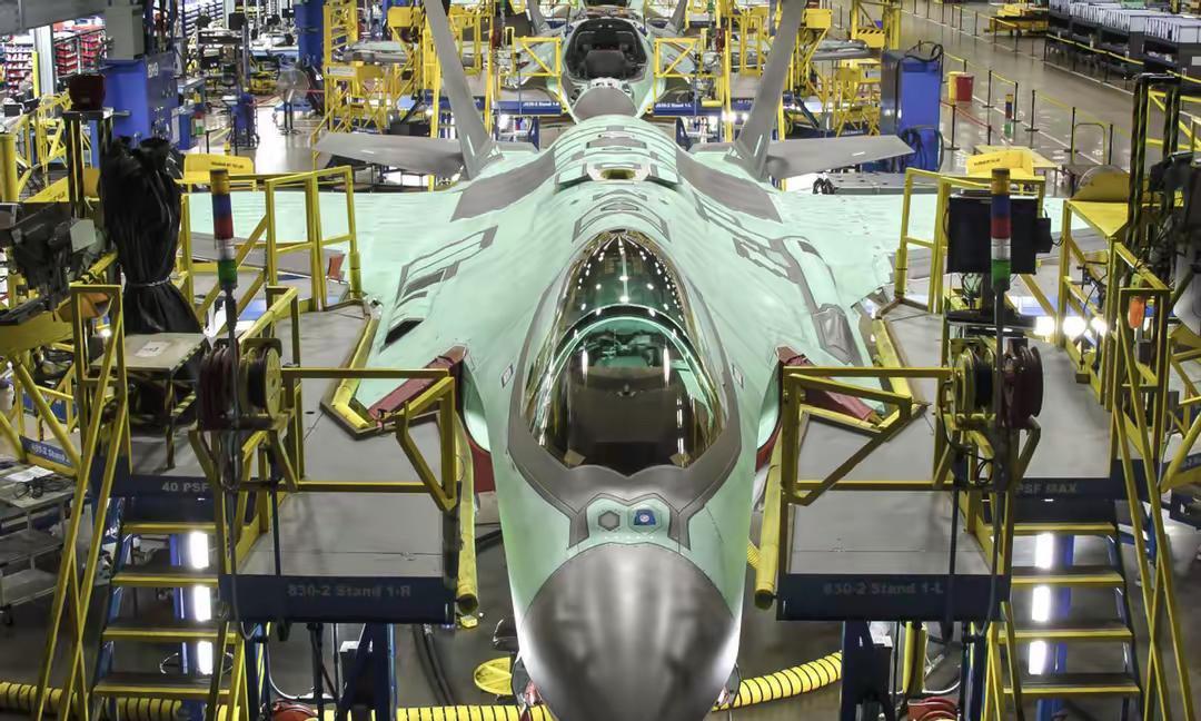 F-35换氮化镓雷达，结果换了个寂寞！鹰酱国防部：龙哥家J-20用的是氮化镓雷