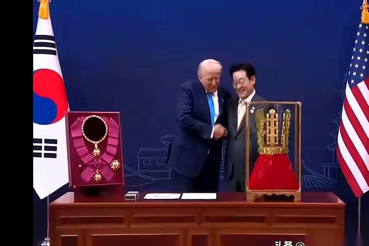 我滴个乖乖，这操作，简直是教科书级别的杀人诛心。他们是真懂啊，知道懂王就好这口