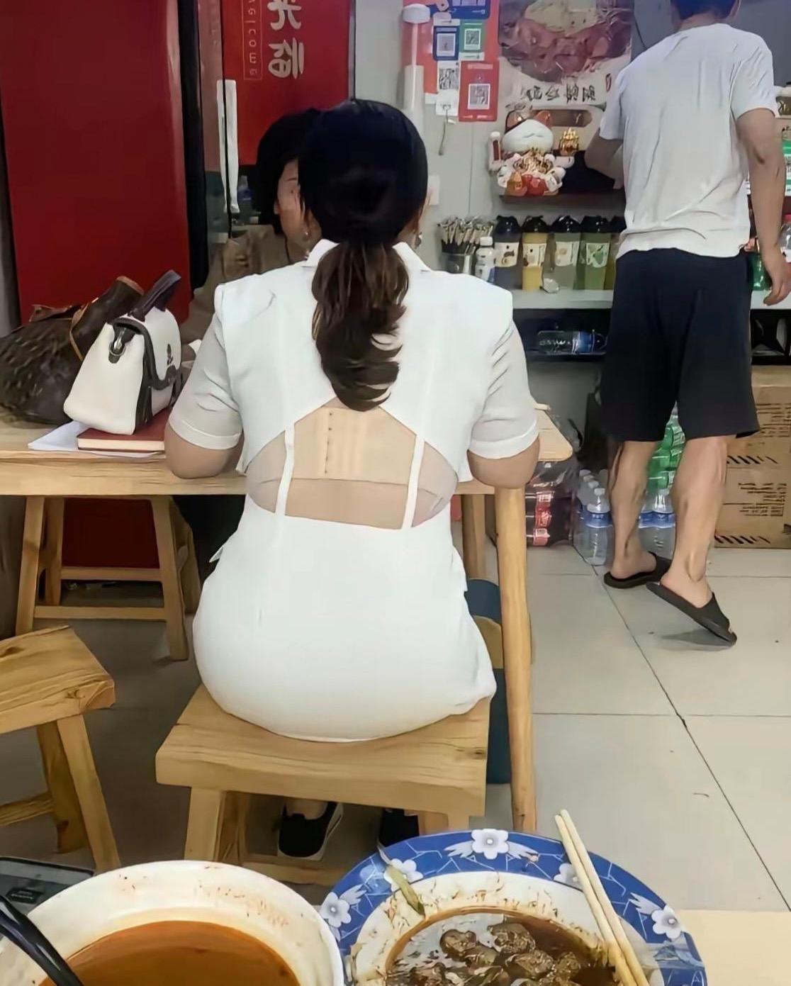 来吃碗热热乎乎的羊汤吧