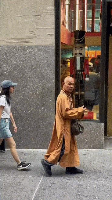 这一手势败露了佛门的魔性[捂脸哭]