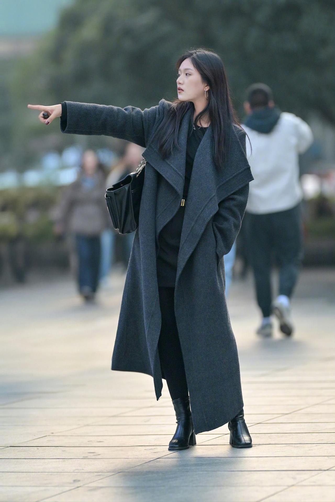 指点江山的女神