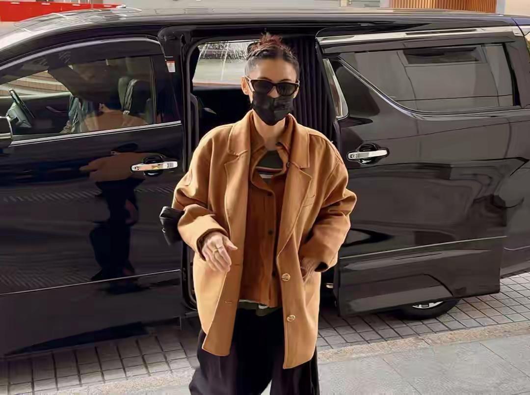 香港影星张柏芝身陷4000万合同纠纷，法庭哭诉遭遇媒体霸凌，真假合约掀争议。香