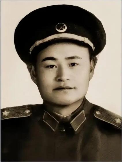 1957年，31军副军长李发在检查战备工作时，警卫员突然打了他3枪，毛主席知道后