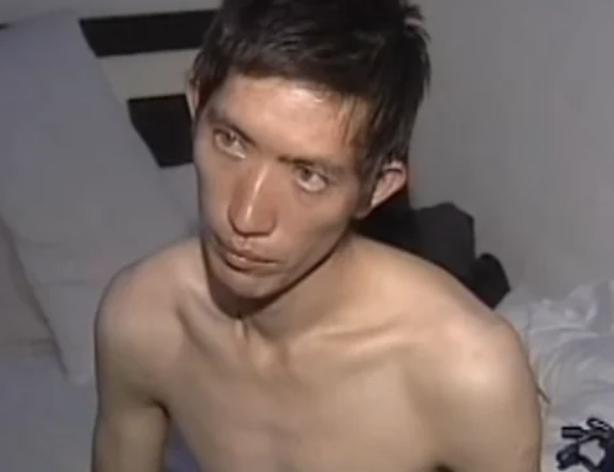 2006年云南，25岁小伙体内惊现29根钢针，取完又长，医生催眠后揭开真相，施暴