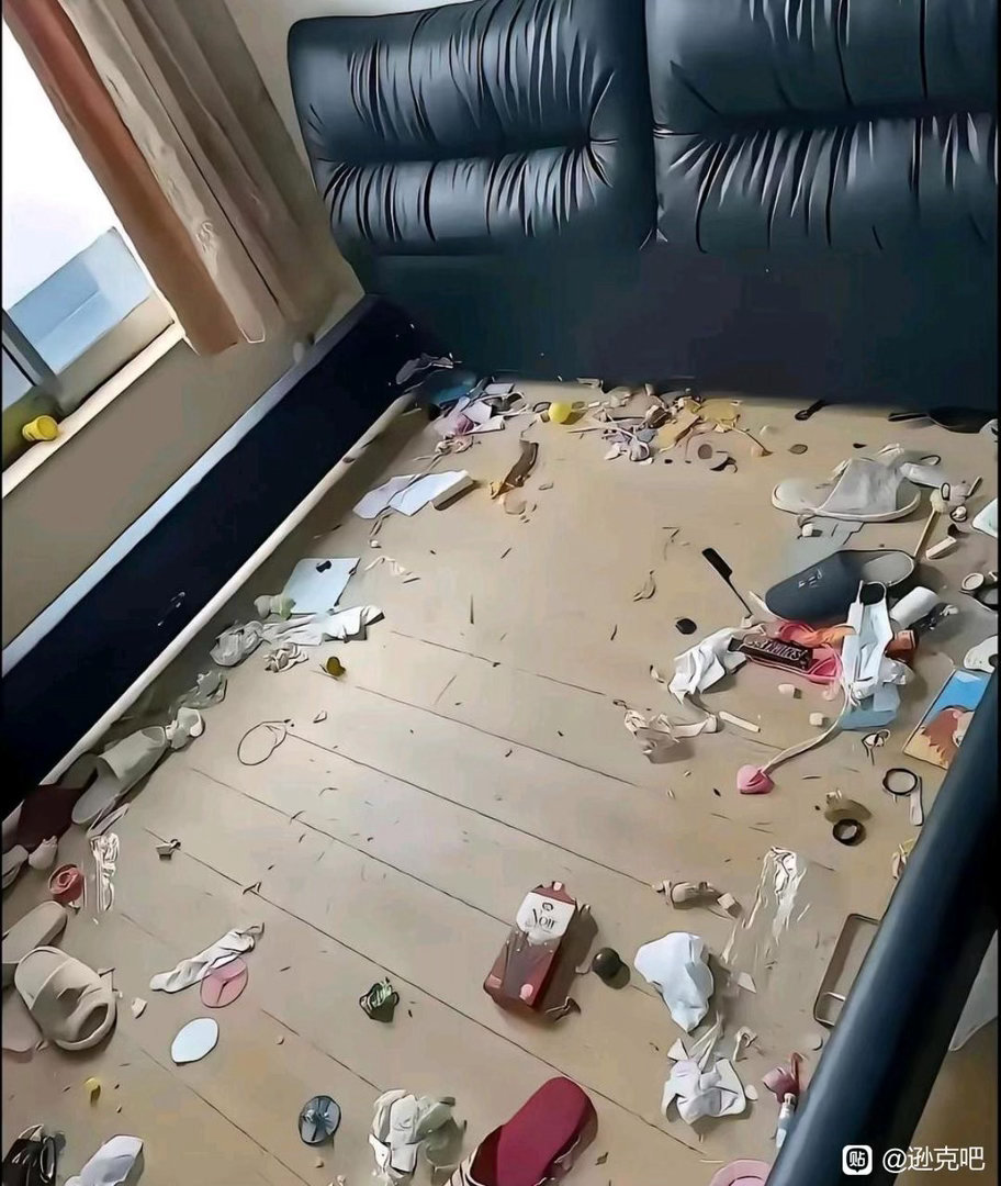 女租客走了留下一堆​​​