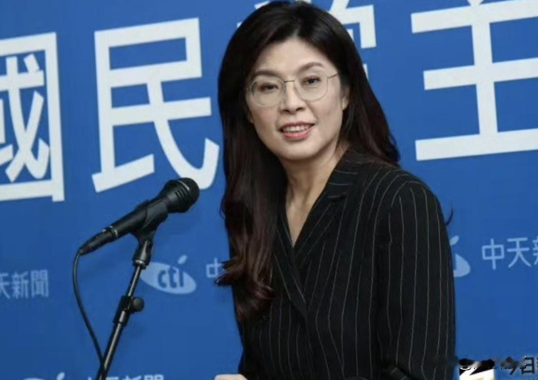 郑丽文的位置是否能够坐得稳，关键还是看明年岛内的县市长选举。现在赢得国民党主