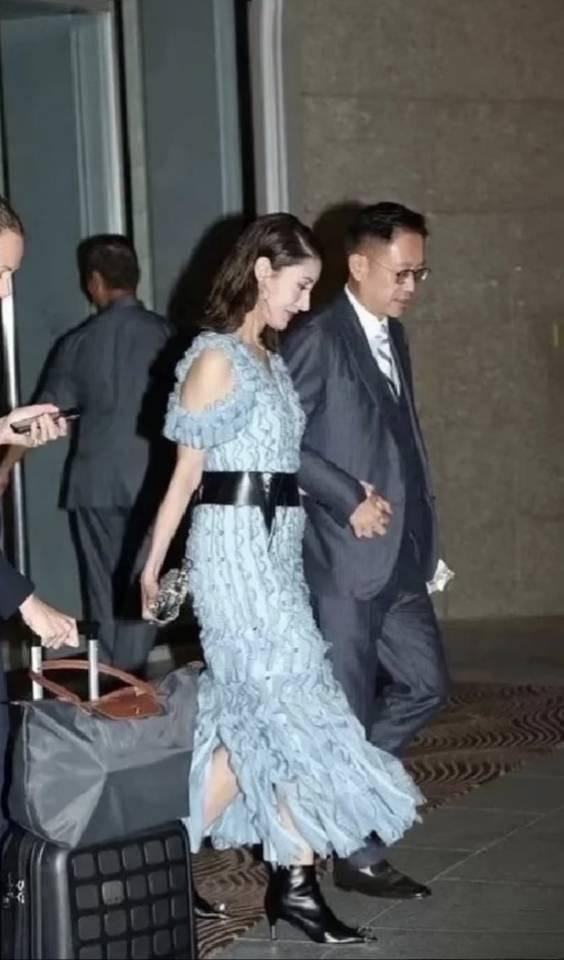 许晋亨追李嘉欣的时候，一定花了不少心思？许晋亨当年追求李嘉欣，确实是砸重金+花