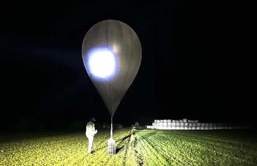 立陶宛这次闹了大笑话。当地时间10月4日夜间，维尔纽斯机场因疑似空域出现热气球直
