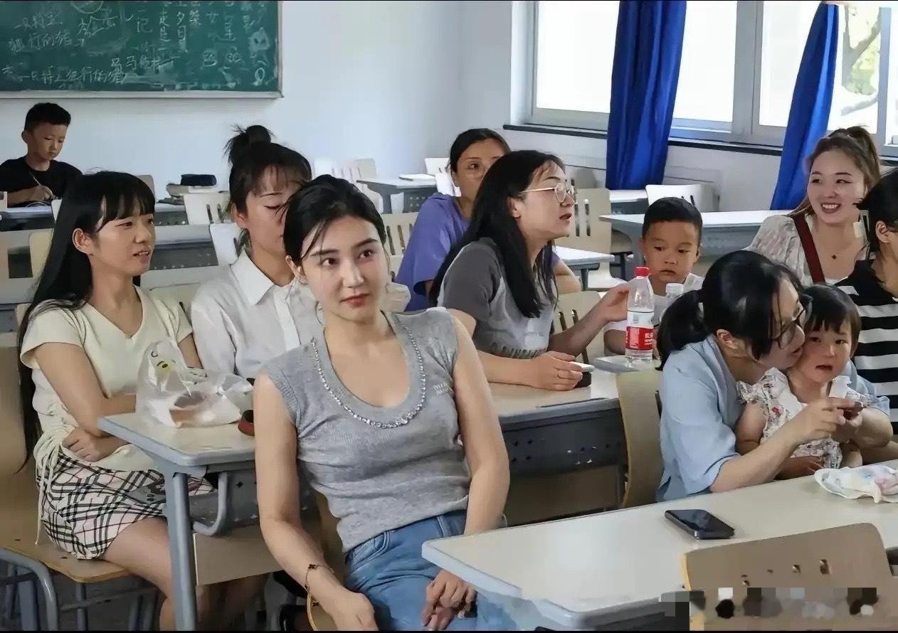 这个班的宝宝妈，都很漂亮。