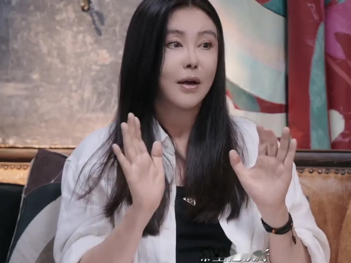 有点同情林建岳了，当年为了王祖贤跟谢玲玲离婚，可是如今王祖贤说起自己的感情，说最