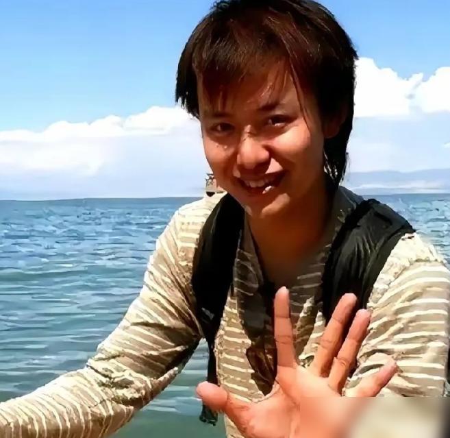 王垠，1979年出生于四川，清华计算机系硕博连读在读博士生。搁2005年他发
