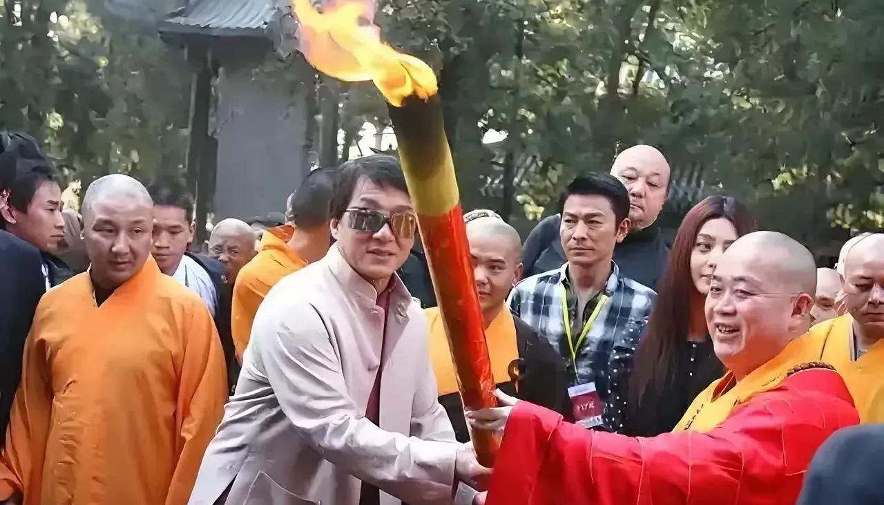 马云、成龙、刘德华、范冰冰这样的富豪，去少林寺烧香，一次得捐多少钱？500元？
