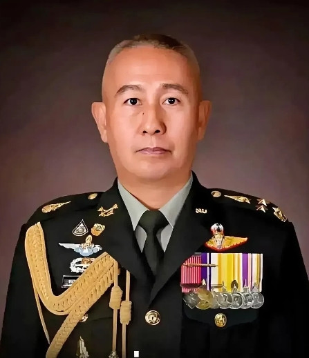 刚刚，泰国军方发布了最新声明！8月11日，泰国陆军发言人文泰·苏瓦里针对柬埔寨